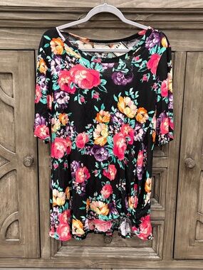 NWT Women’s TEE FOR THE SOUL Black/Pink/Purple Floral Knit Tunic Knot Top (2X)